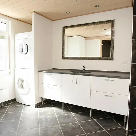 Vakantiehuis Three-bedroom Holiday In 26 Ålbæk