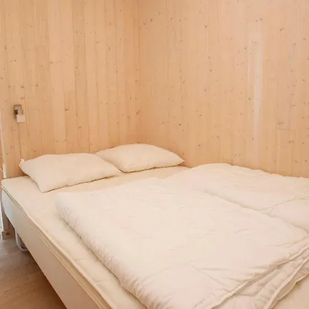 Three-bedroom Holiday In 26 * Ålbæk