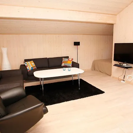 Vakantiehuis Three-bedroom Holiday In 26